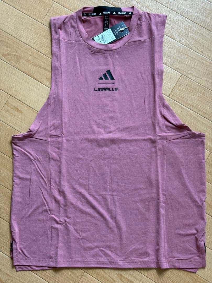adidas LES MILLS メンズノースリーブシャツ ショートパンツセット