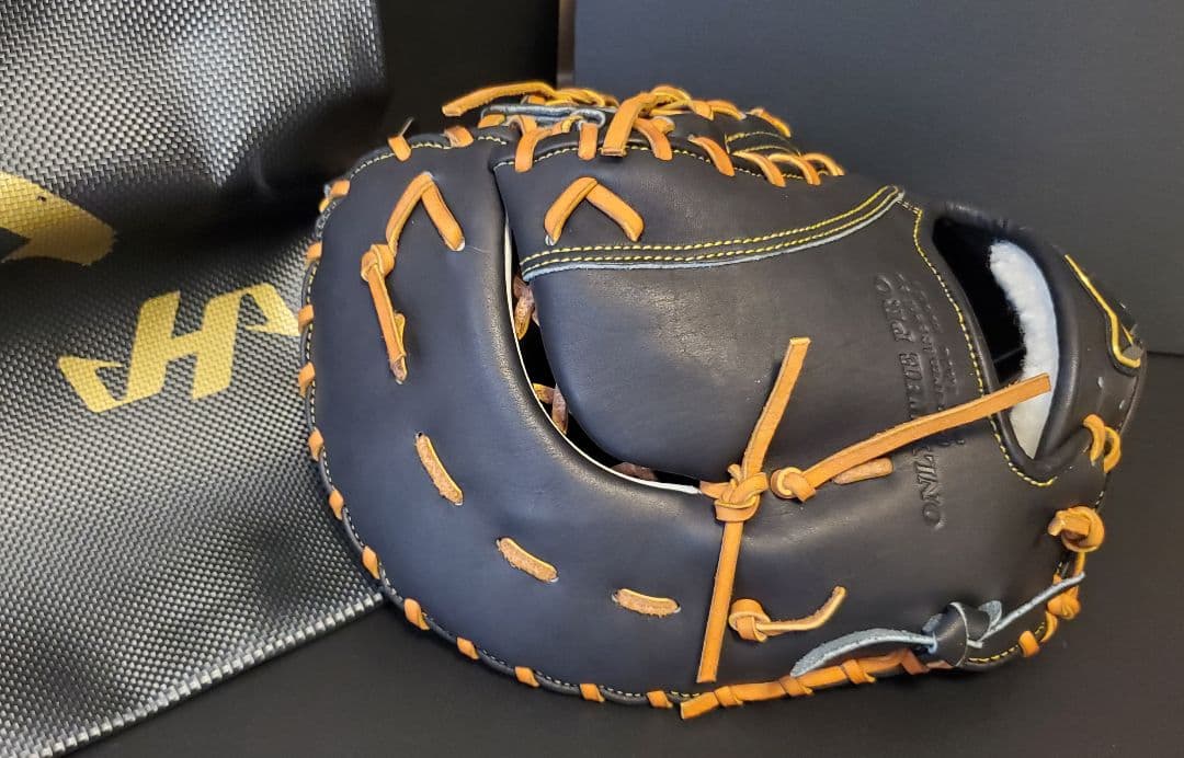 日本製新品◆ハタケヤマ硬式「久」希少モデル◆最上級『極』和牛革 8万円ミット