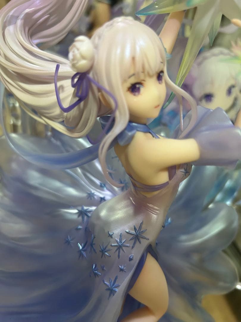 訳あり エミリア クリスタルドレス フィギュア