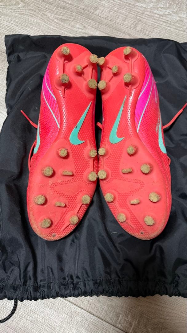 NIKEマーキュリアルHG