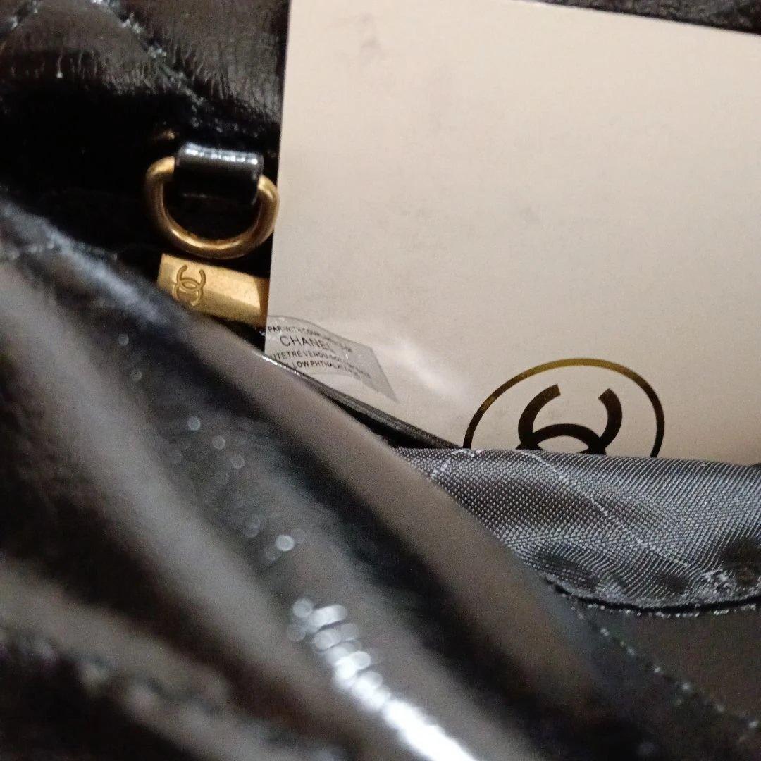 CHANEL ノベルティ　シャネルブラック ショルダーバッグ　ミニポーチ付き