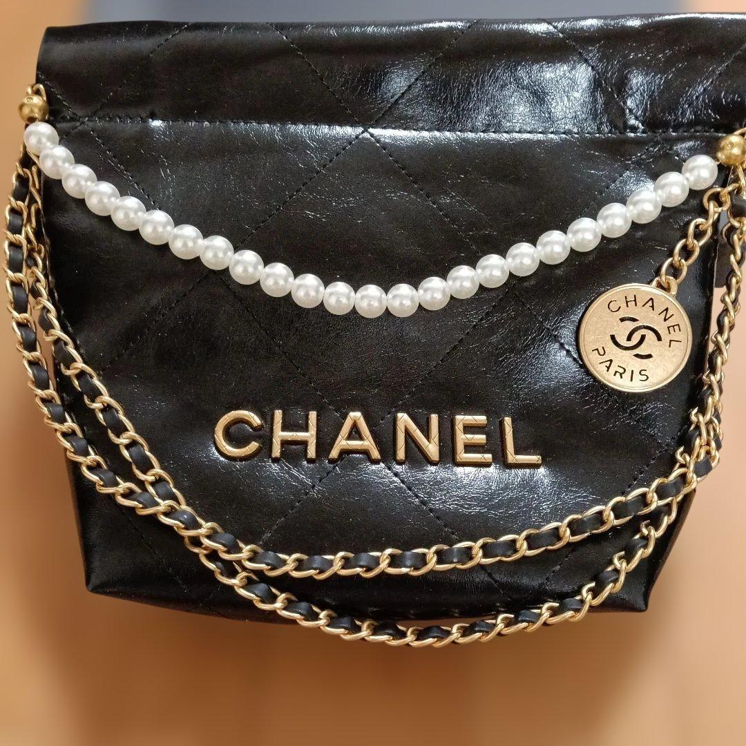 CHANEL ノベルティ　シャネルブラック ショルダーバッグ　ミニポーチ付き