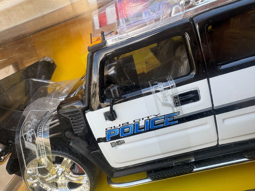 DUB CITY KUSTOMS HUMMER 警察仕様 1:24