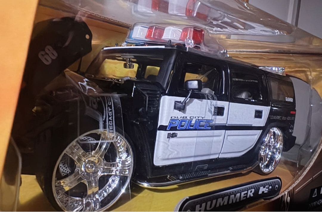 DUB CITY KUSTOMS HUMMER 警察仕様 1:24