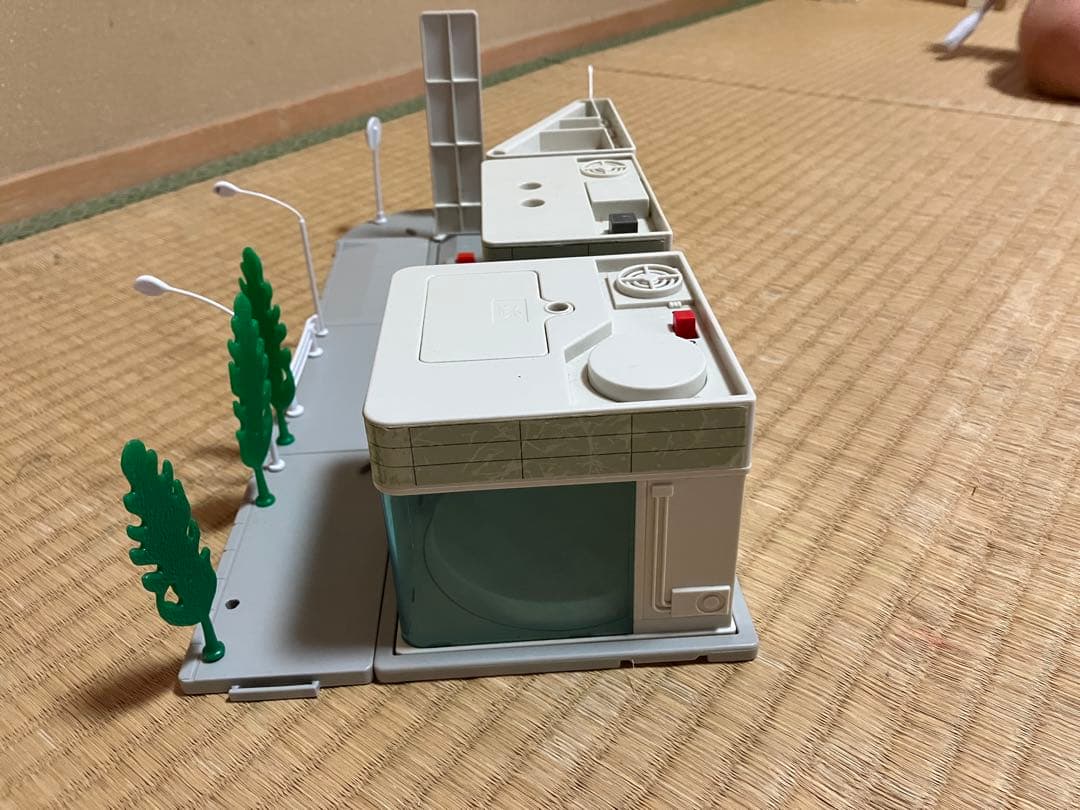 廃盤レア品　ニッサンディーラー　トミカタウン