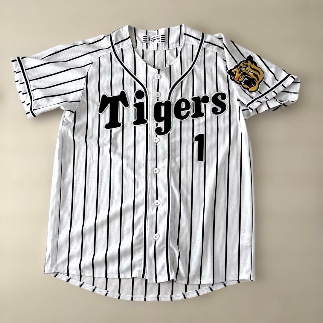 阪神タイガース　レプリカユニフォームＬ＆応援Ｔシャツセット（美品＆未使用に近い）