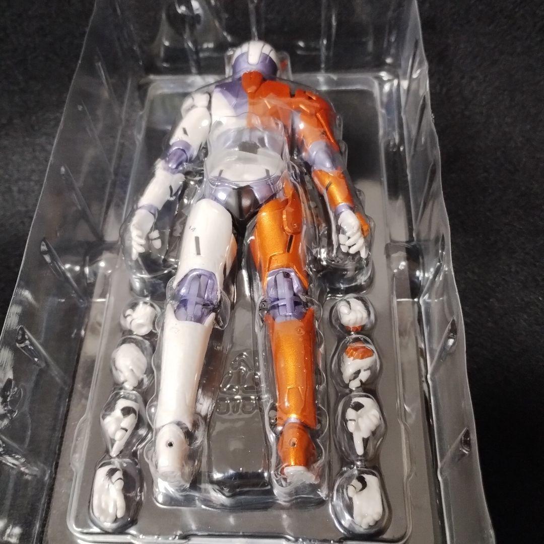 SHフィギュアーツ 仮面ライダーバルキリー ラッシングチーター