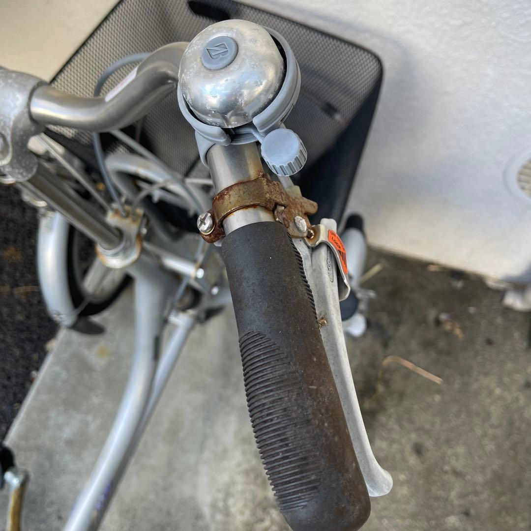 三輪自転車　前２輪自転車 グレー 後部バスケット付き