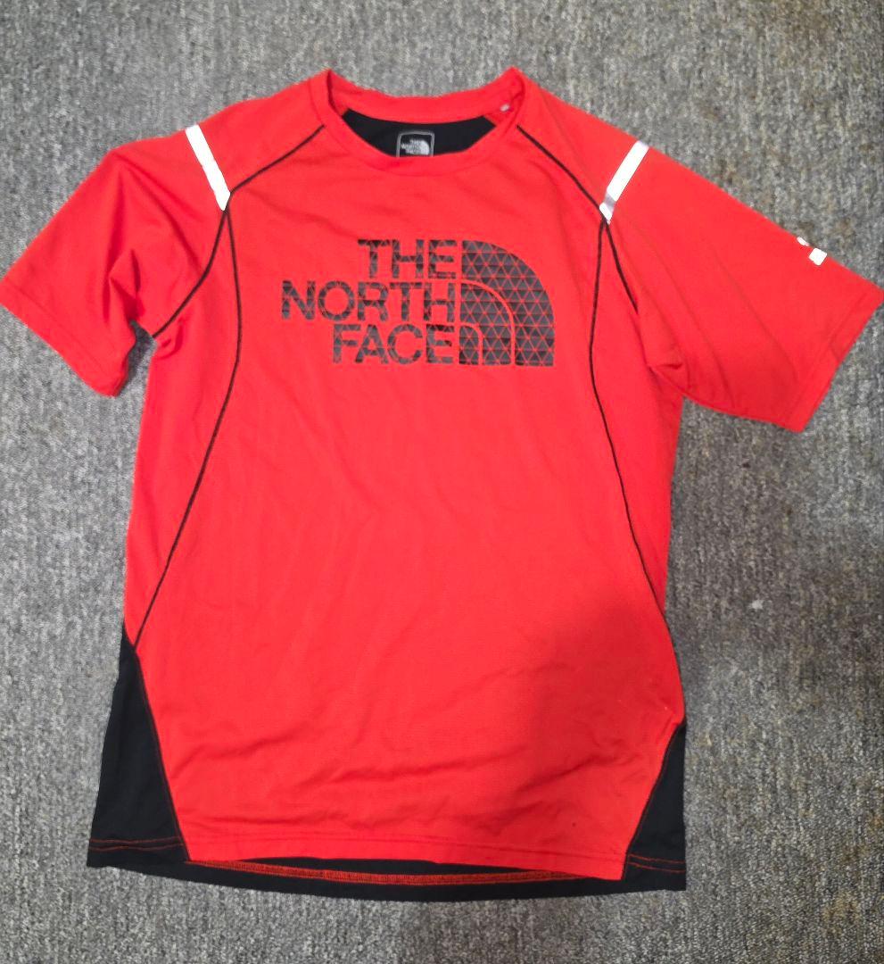 THE NORTH FACE レッドTシャツ＆ショートパンツセット(古着)