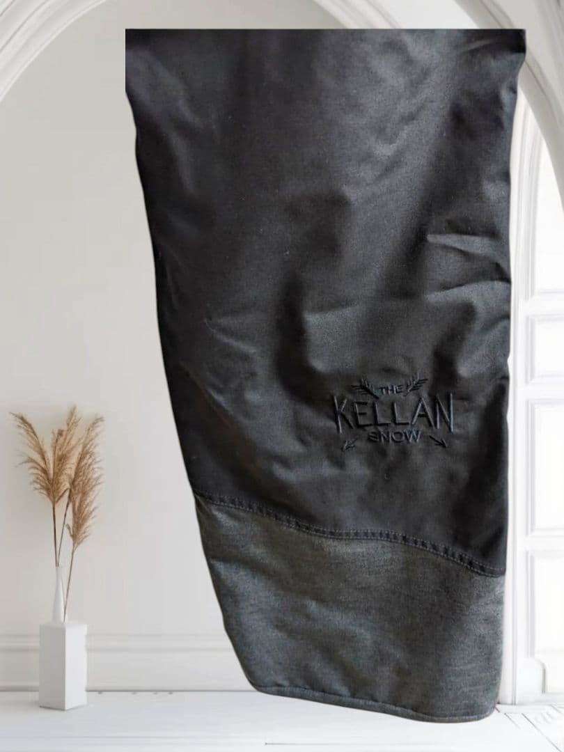 KELLAN　韓国ブランド　新品未使用 スノーボードウェア上（L）下（M）セット
