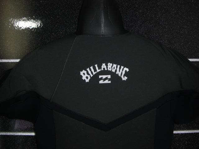 ほぼ新古_ BILLABONG 5x3 ロングチェストジップセミドライ