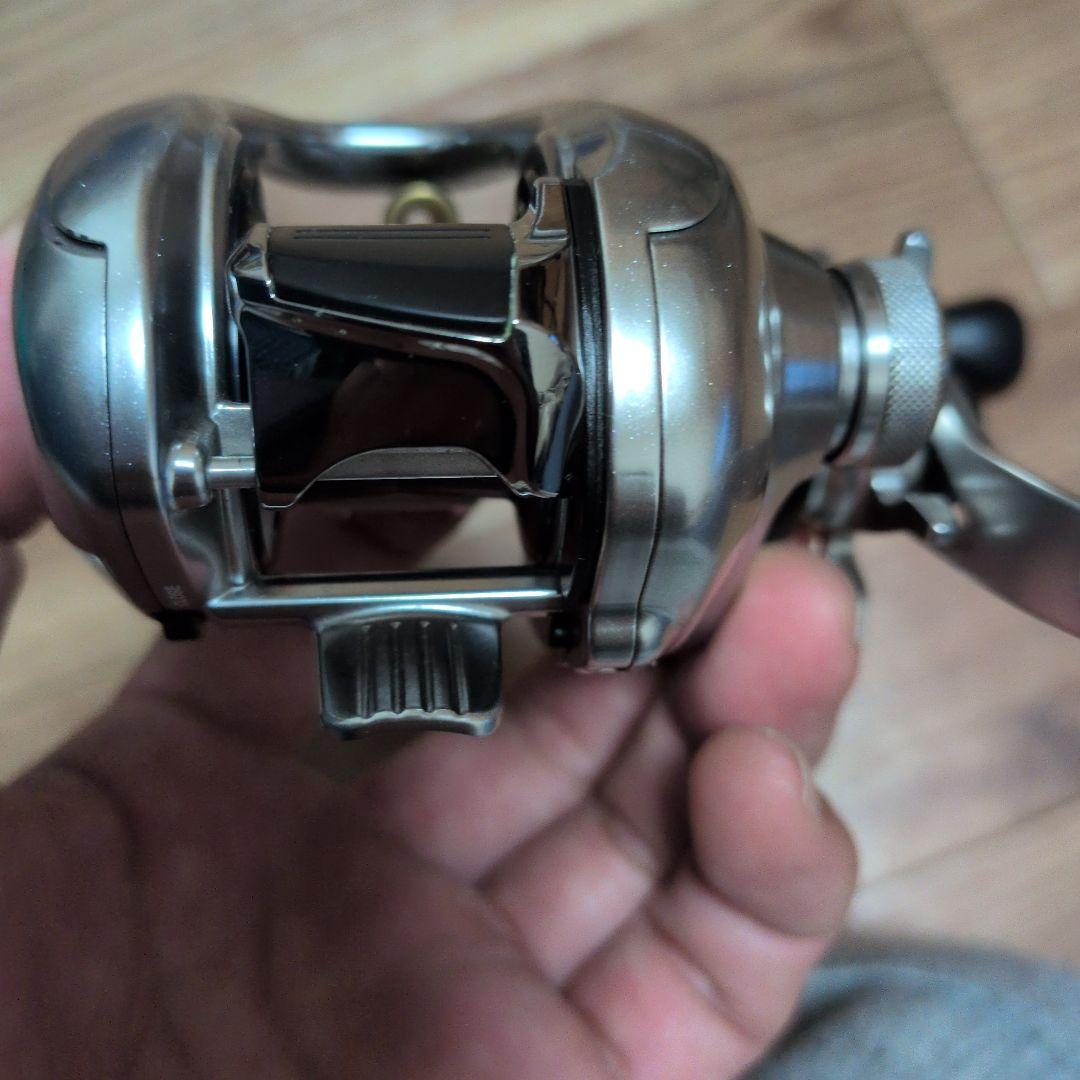 SHIMANO nium MGL XG ベイトリール　　オマケ２つ付き