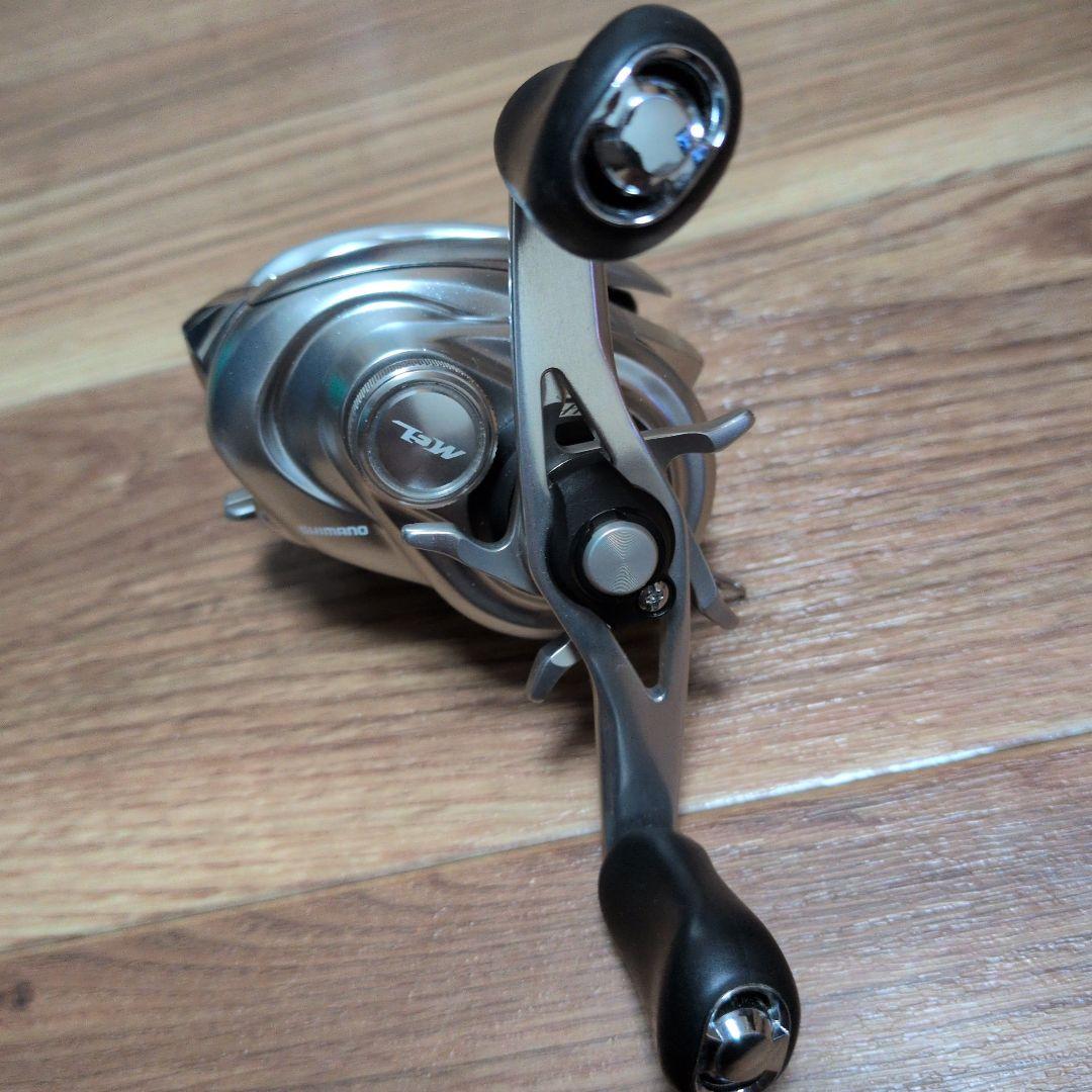 SHIMANO nium MGL XG ベイトリール　　オマケ２つ付き