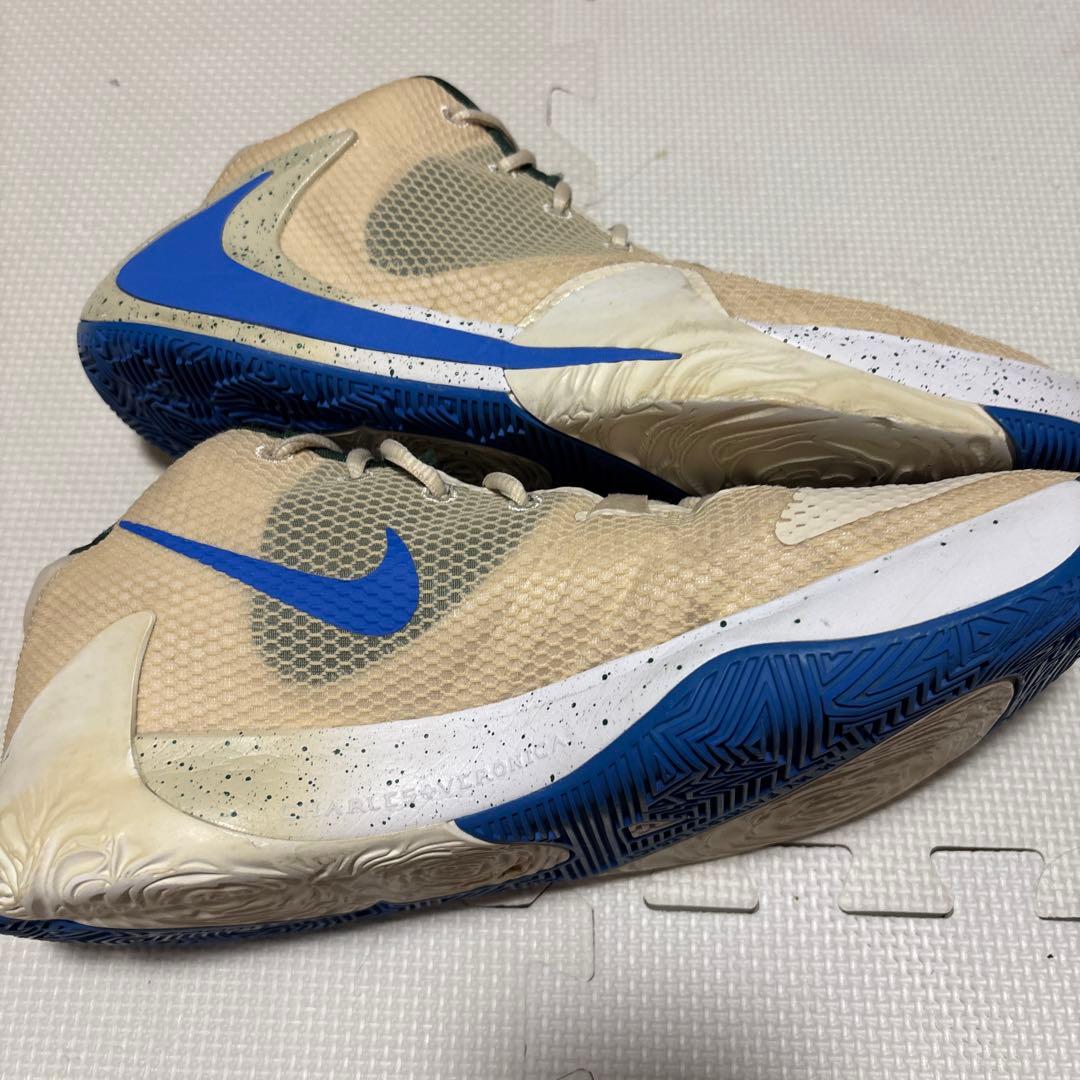 フリーク1 ⭕️値下げ交渉⭕️Nike バスケットボールシューズ ベージュ/ブルー