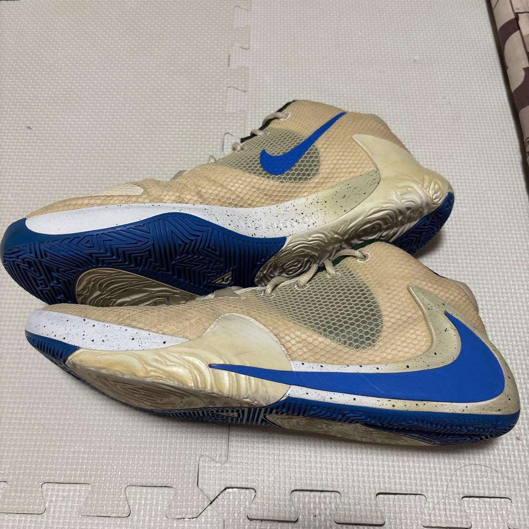フリーク1 ⭕️値下げ交渉⭕️Nike バスケットボールシューズ ベージュ/ブルー