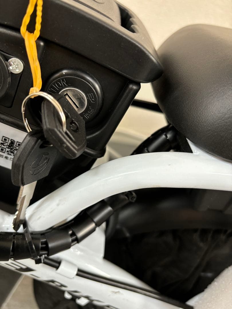 大容量バッテリー/新品/ハイスペック/折りたたみ/電動アシスト自転車/白