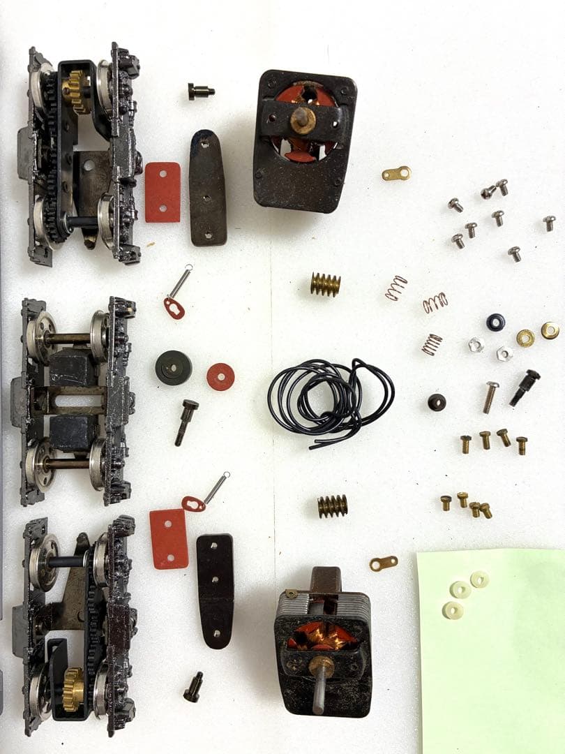 HOゲージ EF65 電気機関車　塗装済キット　未組立