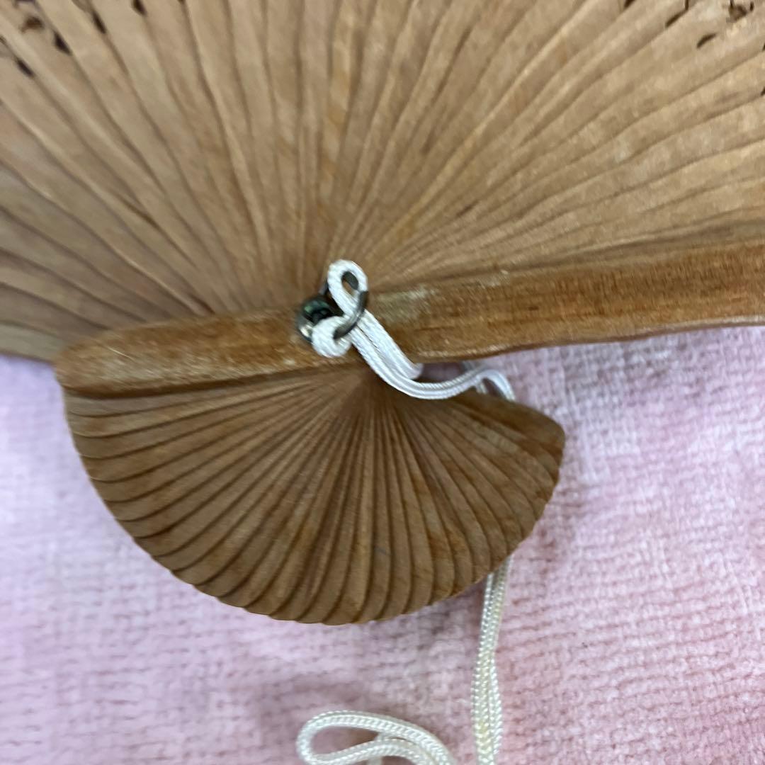 透かし彫り　白壇扇　未使用品