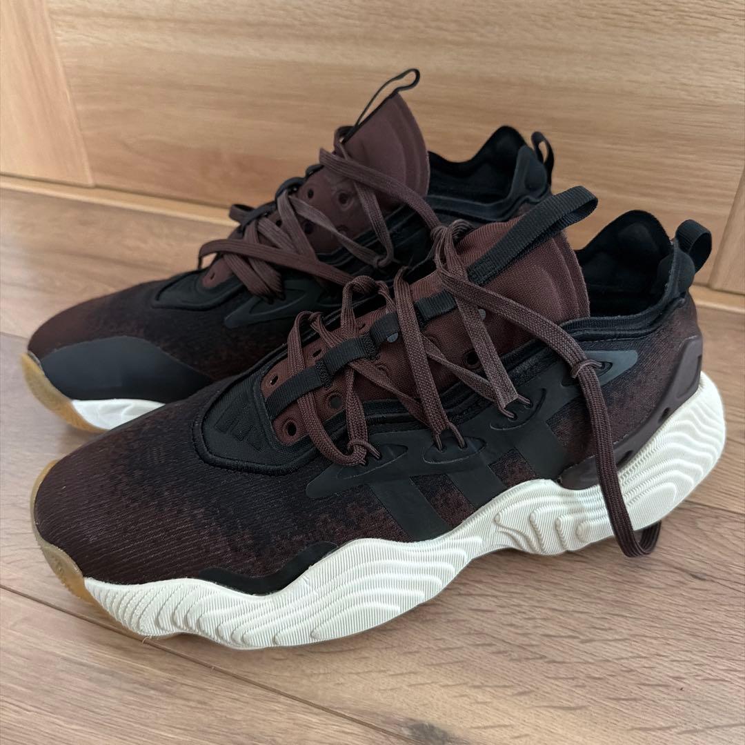Trae Young3 adidas バスケットボールシューズ 260