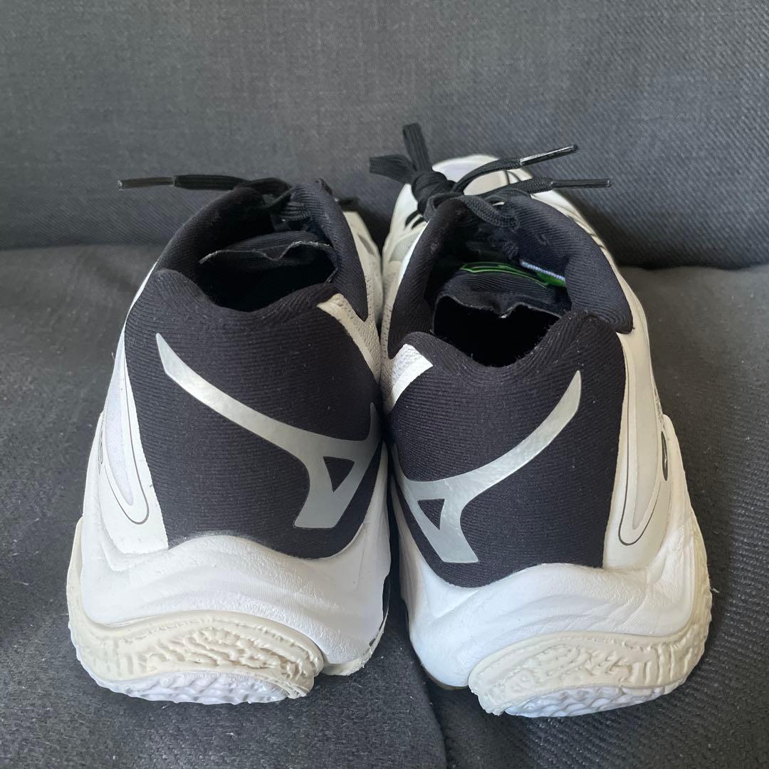 Mizuno バレーボールシューズ Wave Lightning Z8 WIDE