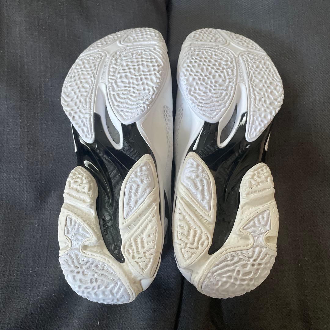 Mizuno バレーボールシューズ Wave Lightning Z8 WIDE