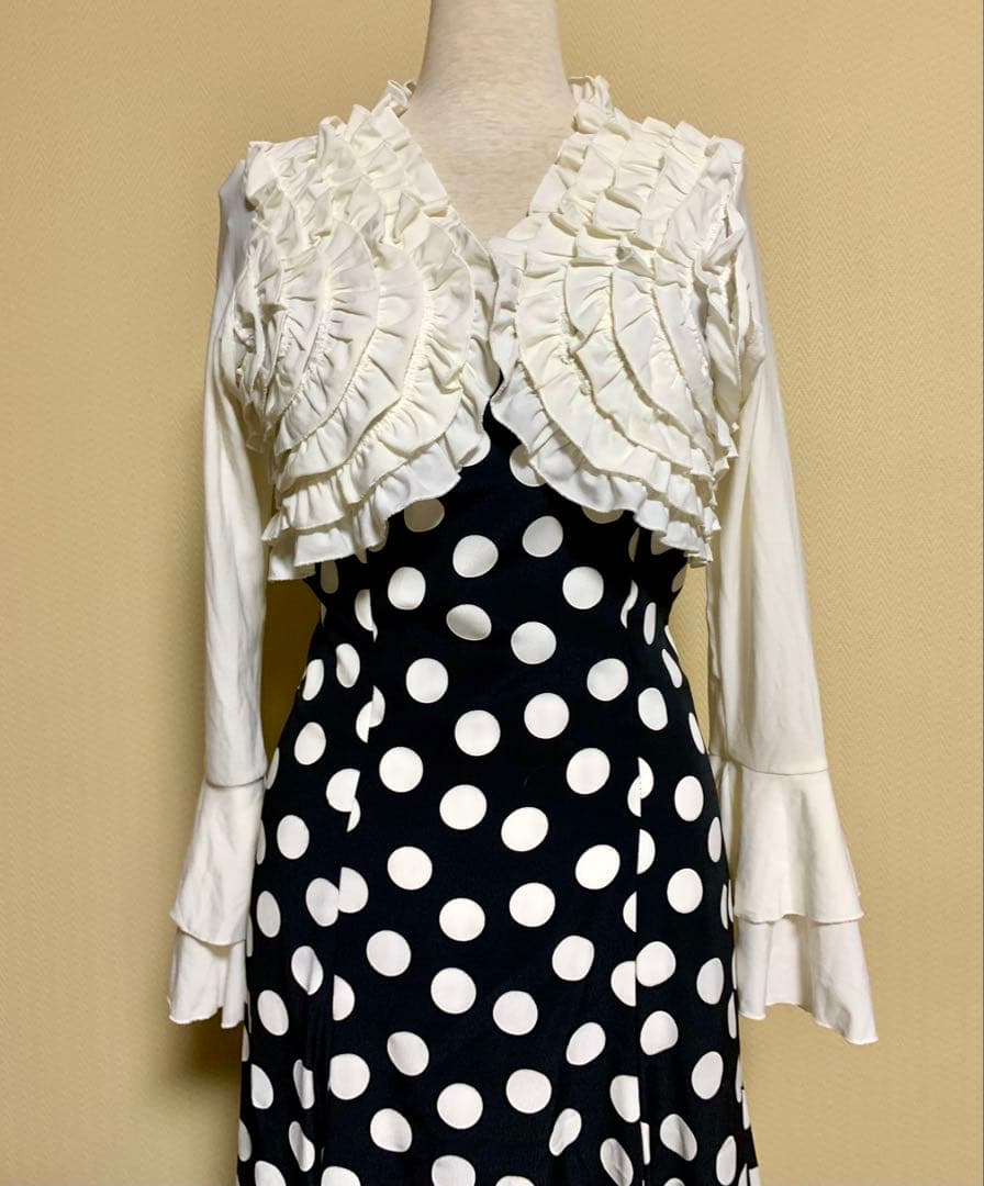 フラメンコ衣装　スペイン製ワンピース黒白ドット、ボレロ付き