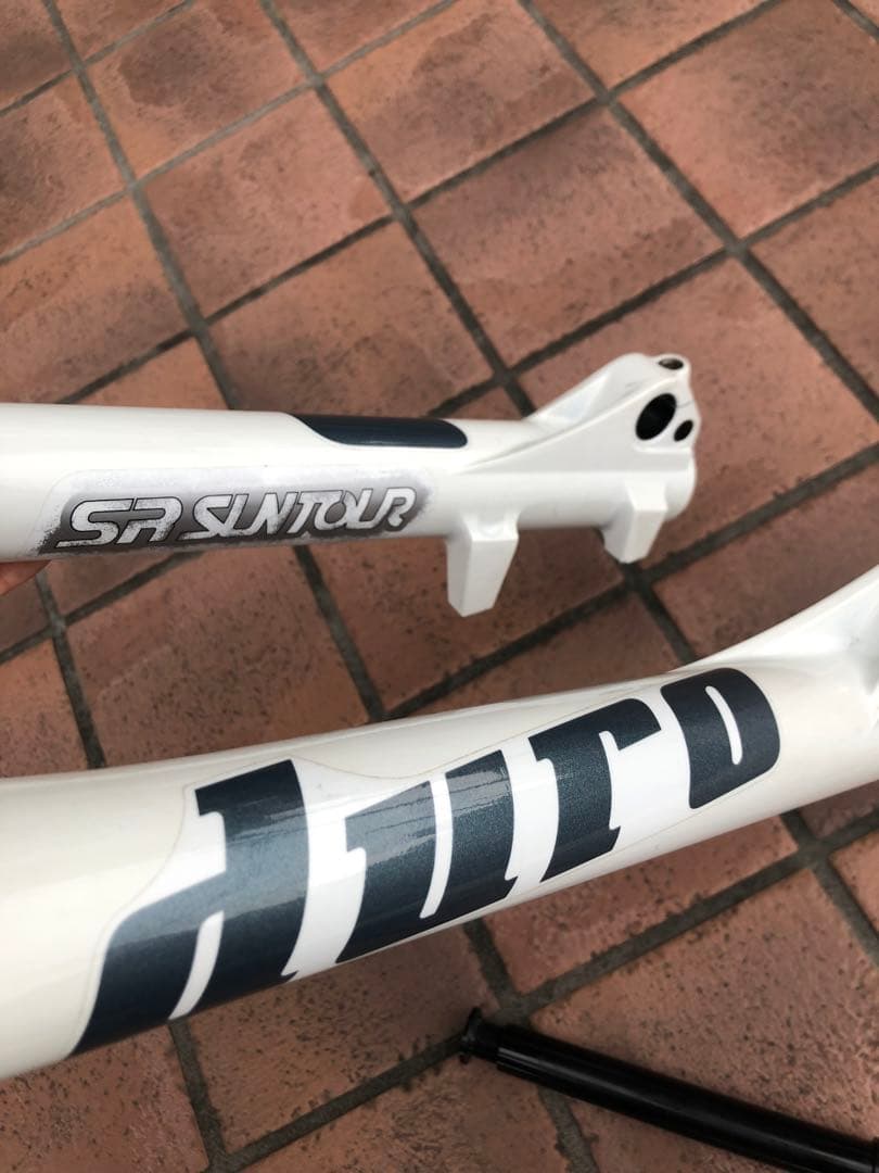SRSUNTOUR DURO サスペンションフォーク 26インチ20mmアクスル