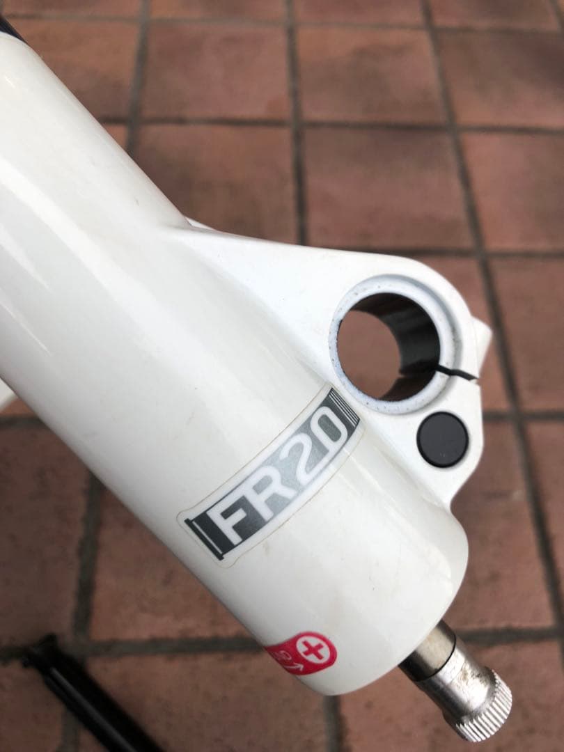 SRSUNTOUR DURO サスペンションフォーク 26インチ20mmアクスル