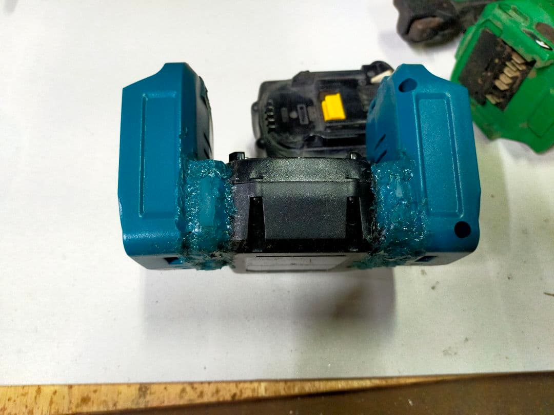 HIKOKIマルチボルト用マキタ18vx2アダプター