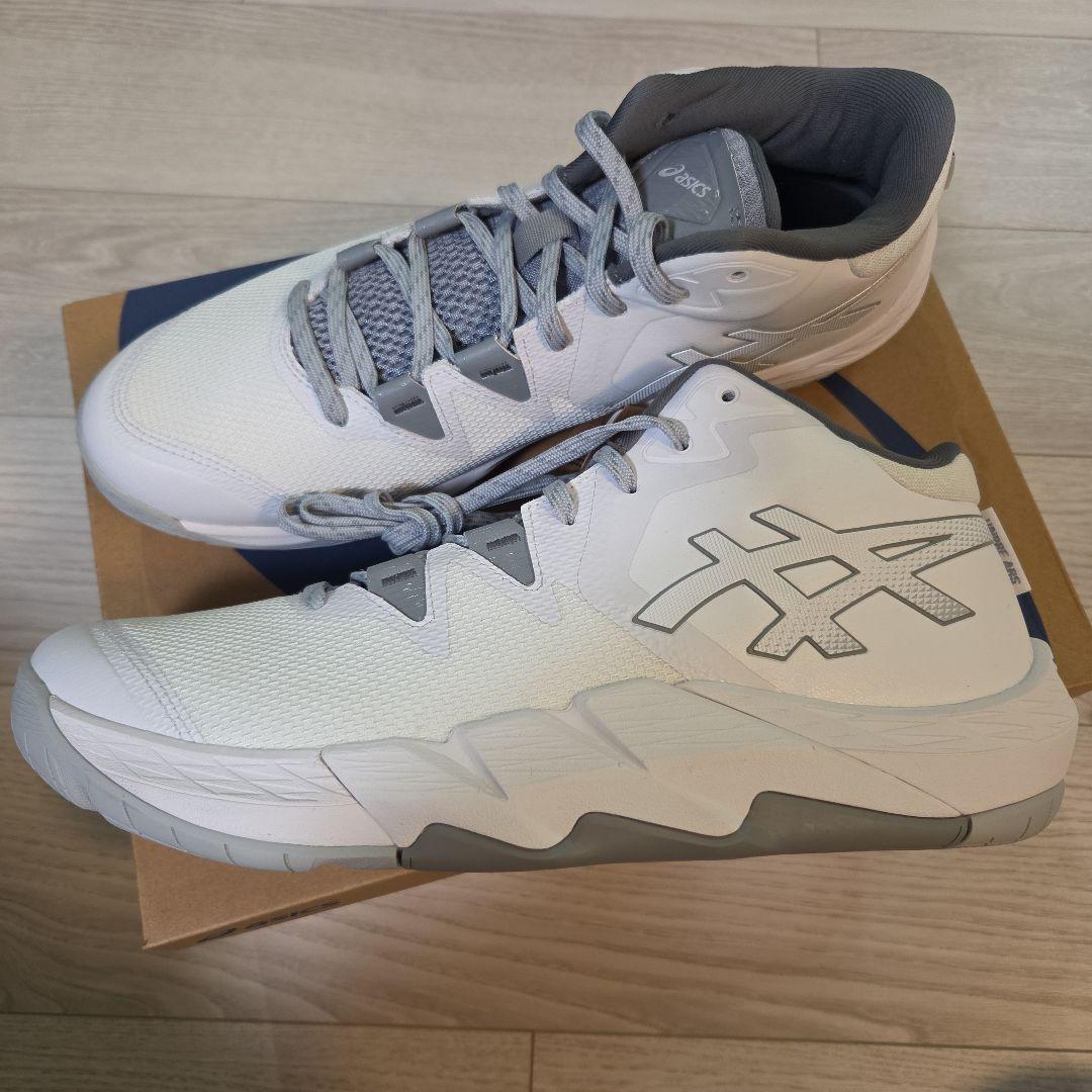 匿名発送　新品タグ付き　asics バスケットボールシューズ ホワイト/グレー