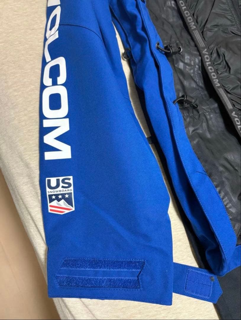 美品　VOLCOM スノーボードウェア 上下セット