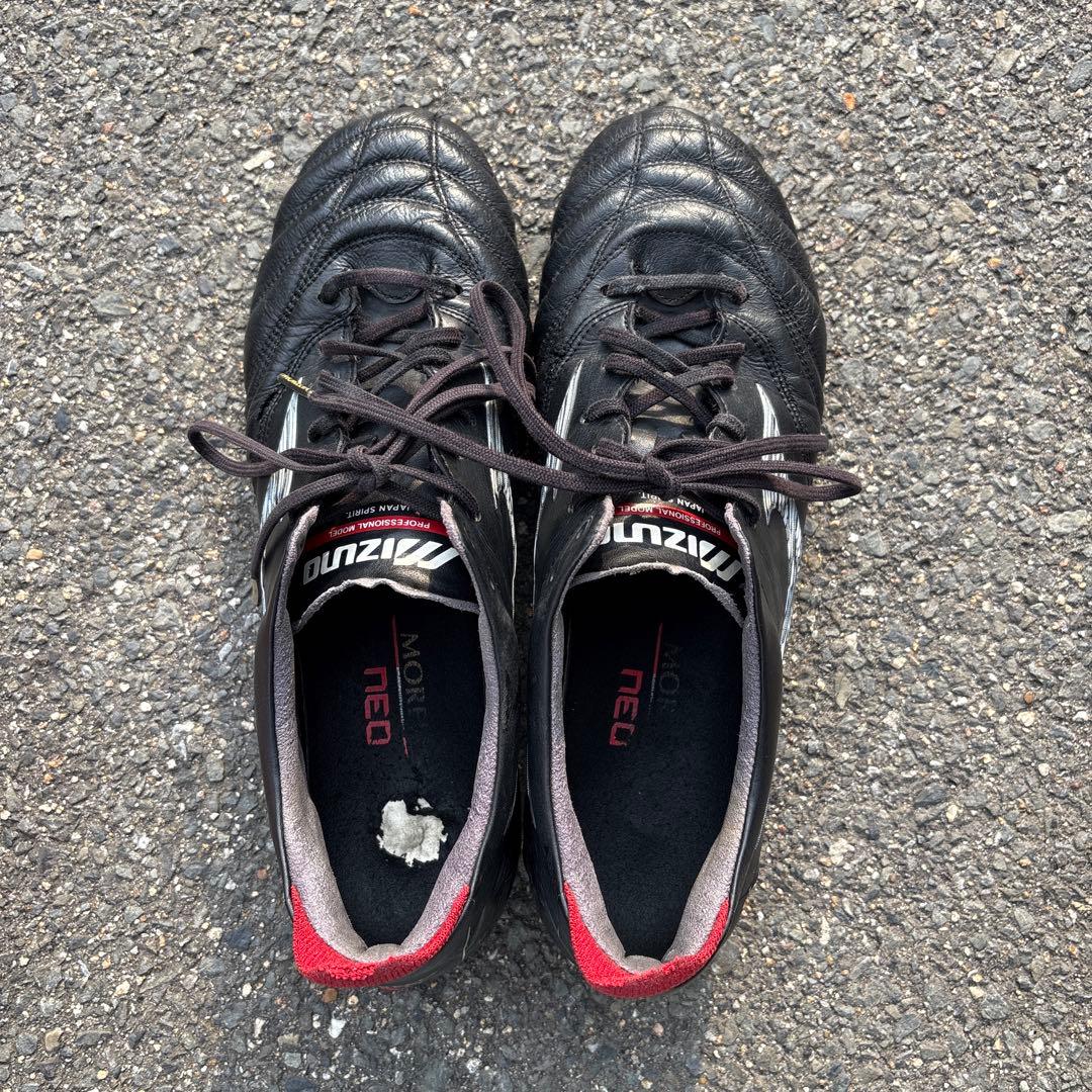 Mizuno Morelia Neo4サッカーシューズ ブラック/レッド