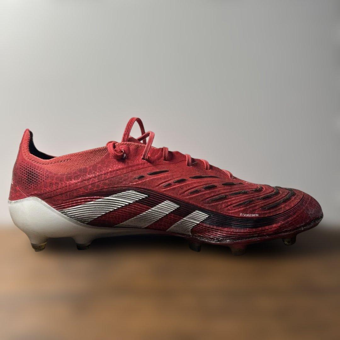 adidas プレデター （サッカースパイク）