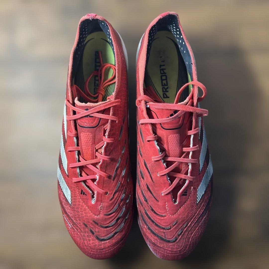 adidas プレデター （サッカースパイク）