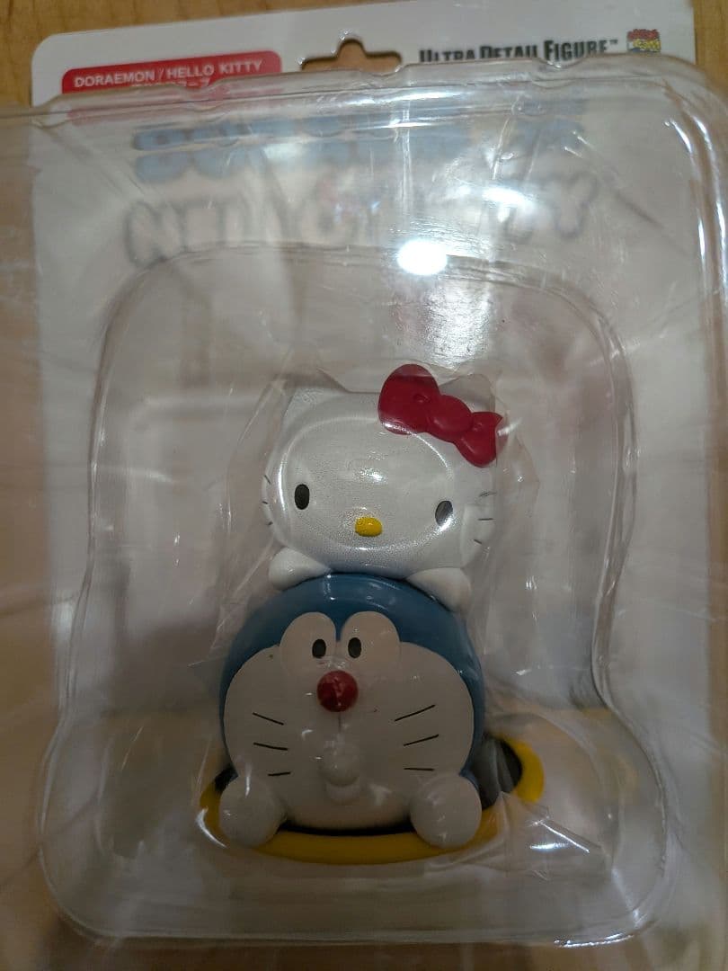 通りぬけフープ ハローキティ ドラえもん フィギュア メディコムトイ　UDF