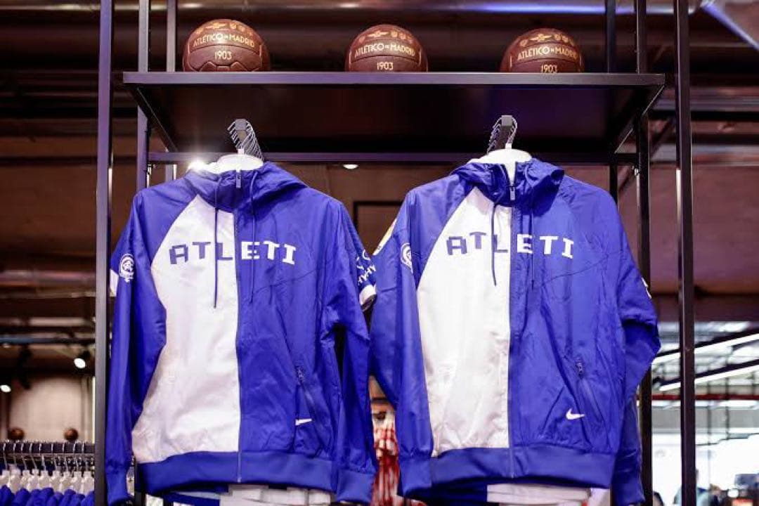 NIKE アトレティコマドリード　120周年記念　ウインドランナー