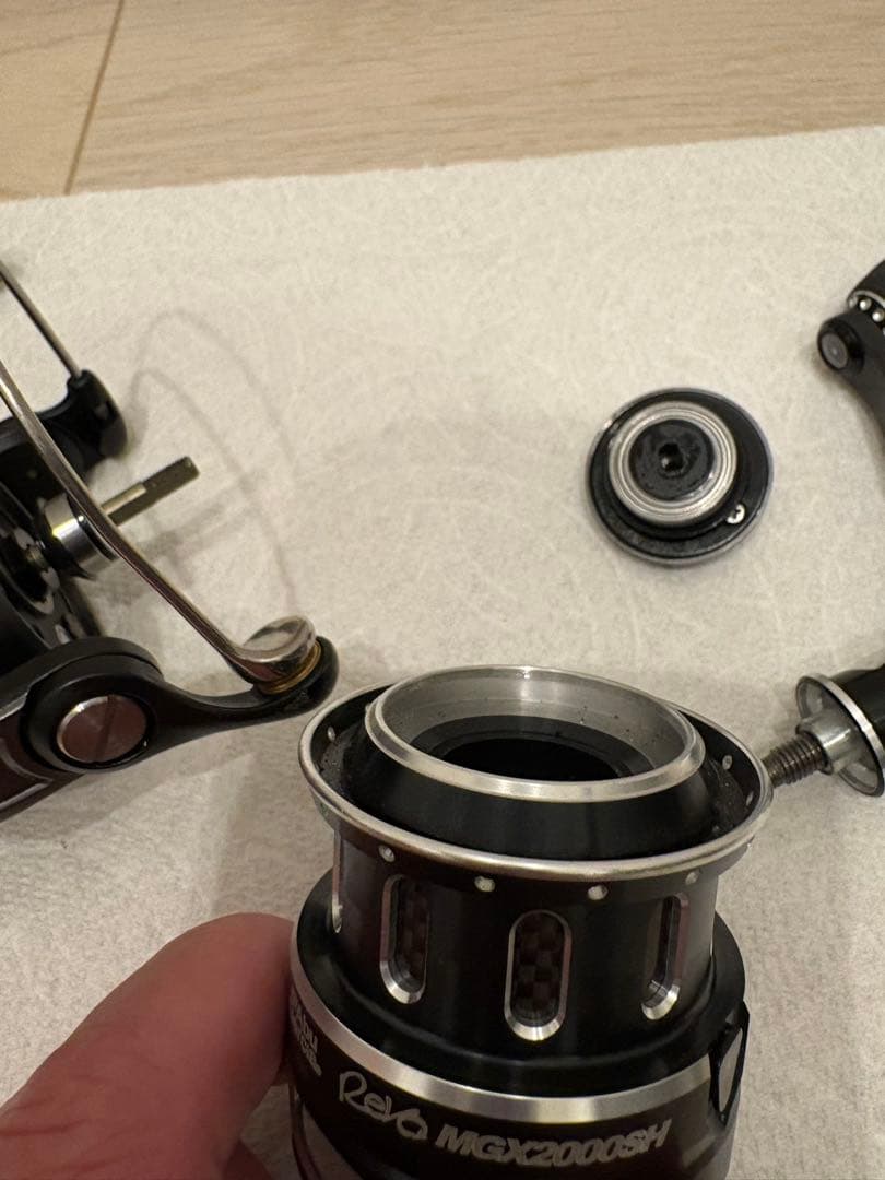 【ジャンク品】REVO MGX 2000SH スピニングリール