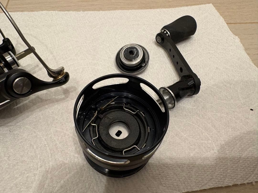 【ジャンク品】REVO MGX 2000SH スピニングリール