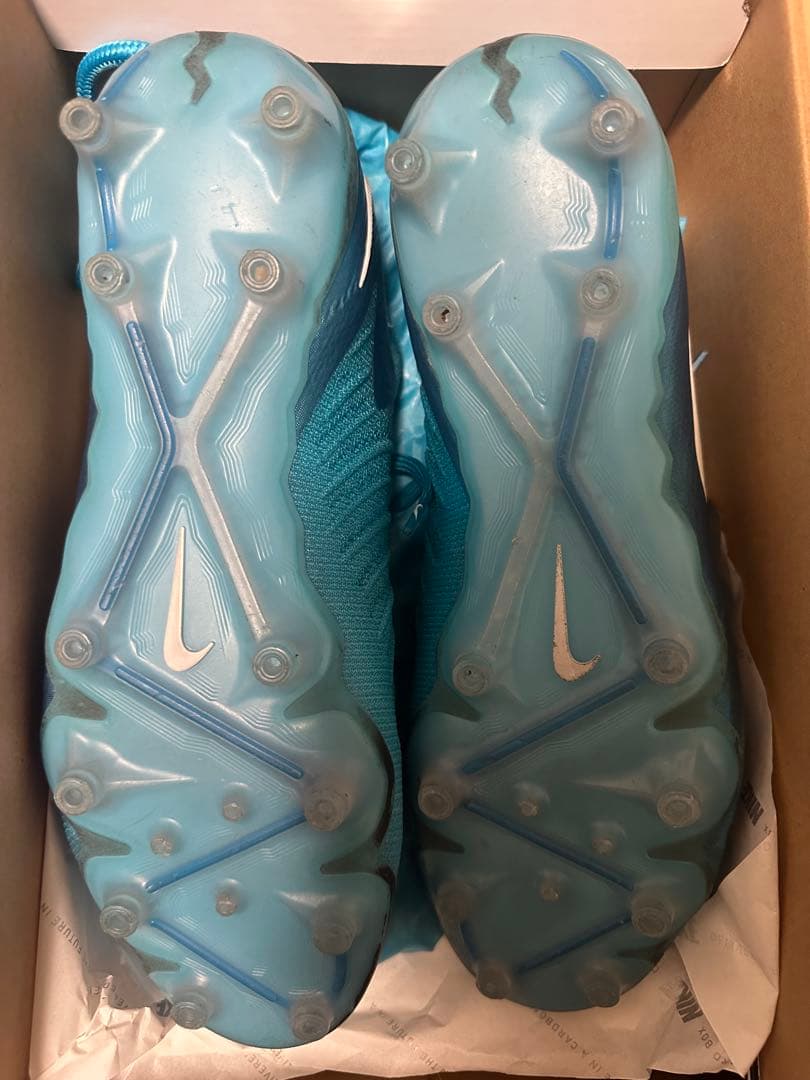サッカースパイク NIKEファントム
