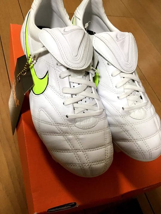 日本未発売　NIKE TIEMPO LEGEND Ⅲ SG