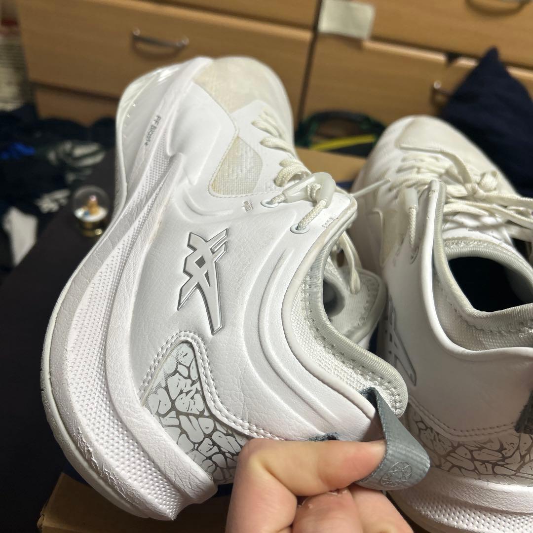 シューズ asics NOVA SURGE LOW 2 28.5cm