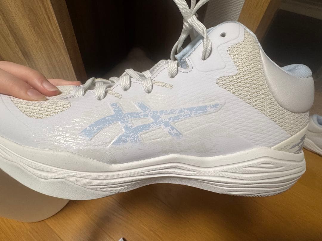 ASICS バスケットボールシューズ ホワイト/ライトブルー