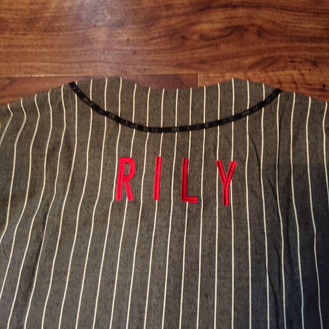 Rily ☆ ベースボールシャツ グレー/赤