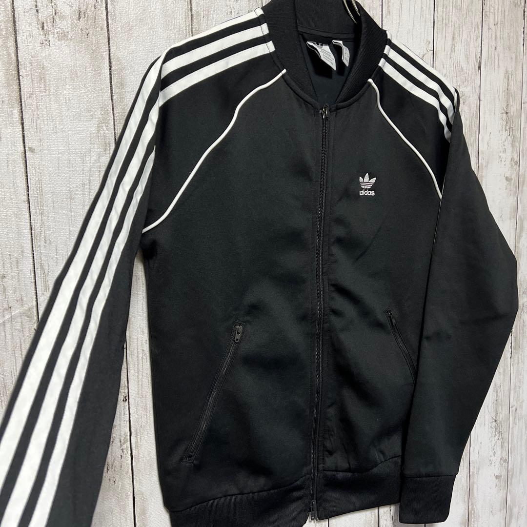 adidas ブラックジャージジャケット