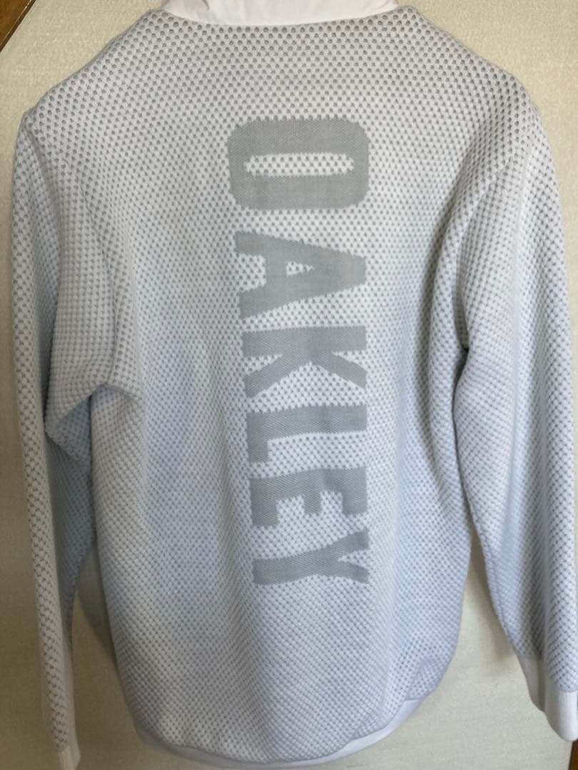 今夜も一休み様Oakley ホワイト ジャケット フルジップ ゴルフ L