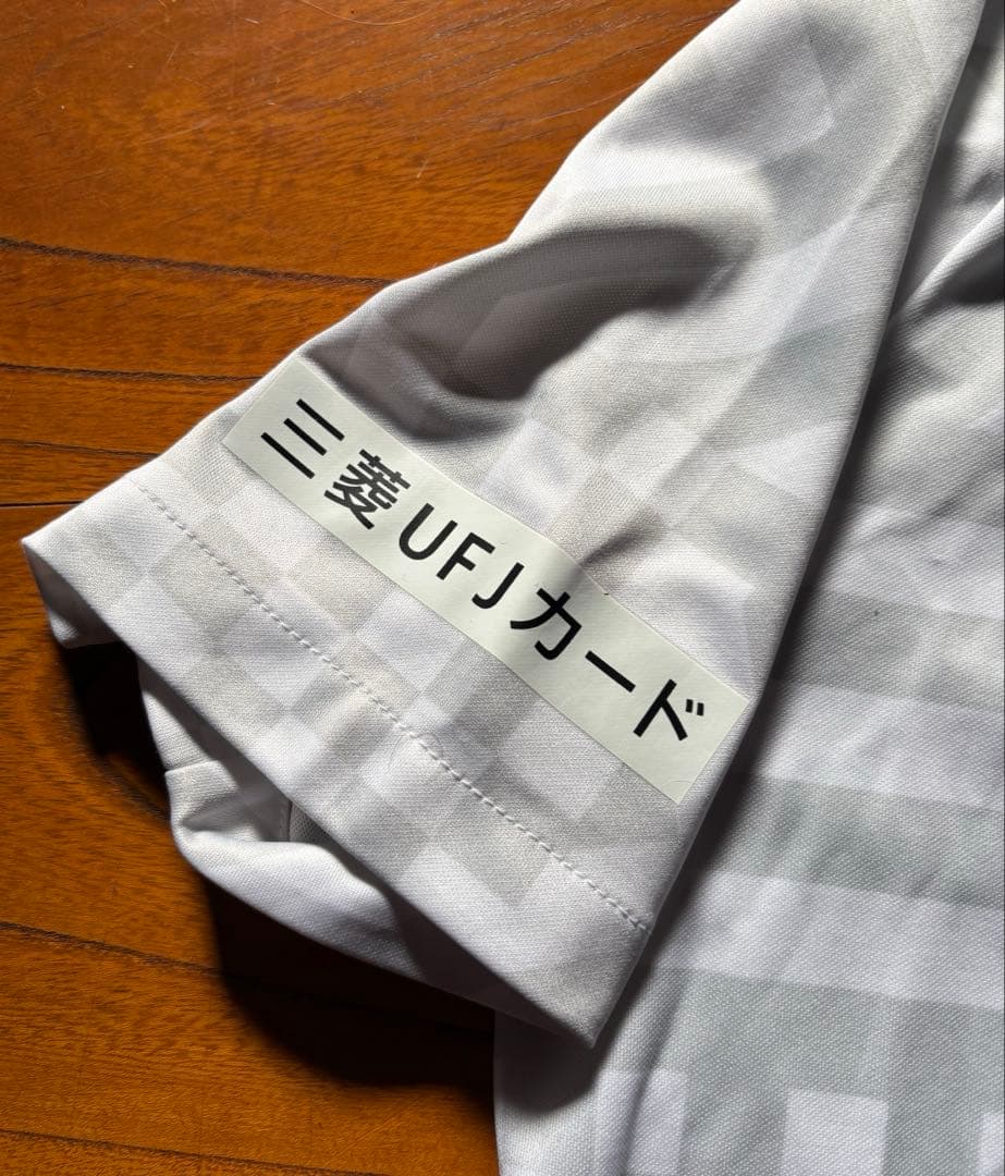 浦和レッズ練習着　ホワイトチェック柄（グレー）シャツ