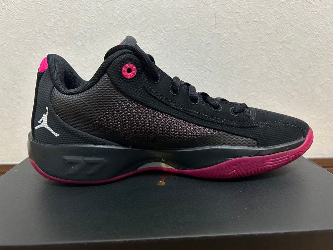 ルカ77 LUKA77 Jordan バスケットボールシューズ 黒　ピンク
