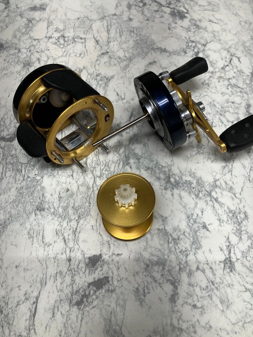 中古　アブガルシア　アンバサダー 5600C4 右用ベイトリール　ライギョ　バス