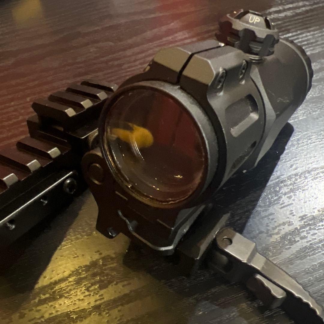 Novel arms 3X TACTICAL MAGNIFIER マウント付き
