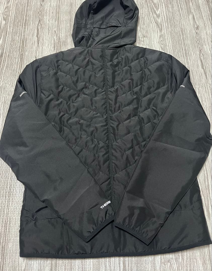 Nike Running Therma-FITフーデッド 中綿ジャケットMサイズ